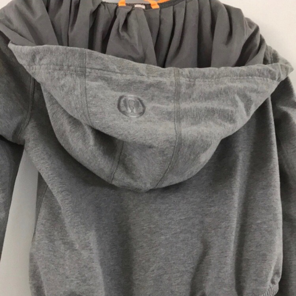 Lululemon exhale jacket size 2 - Picture 4 of 8